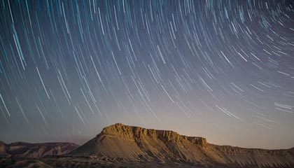 贺博生:黄金持续走高最新行情走势分析 原油今日操作建议