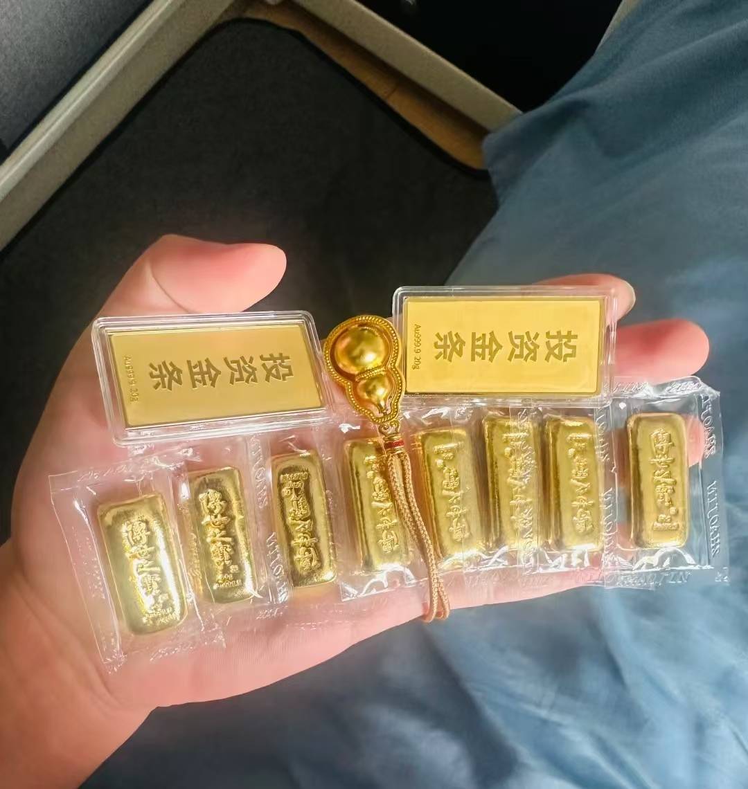 上海黄金回收实时国际金价参考，报价公道，让您卖得划算！