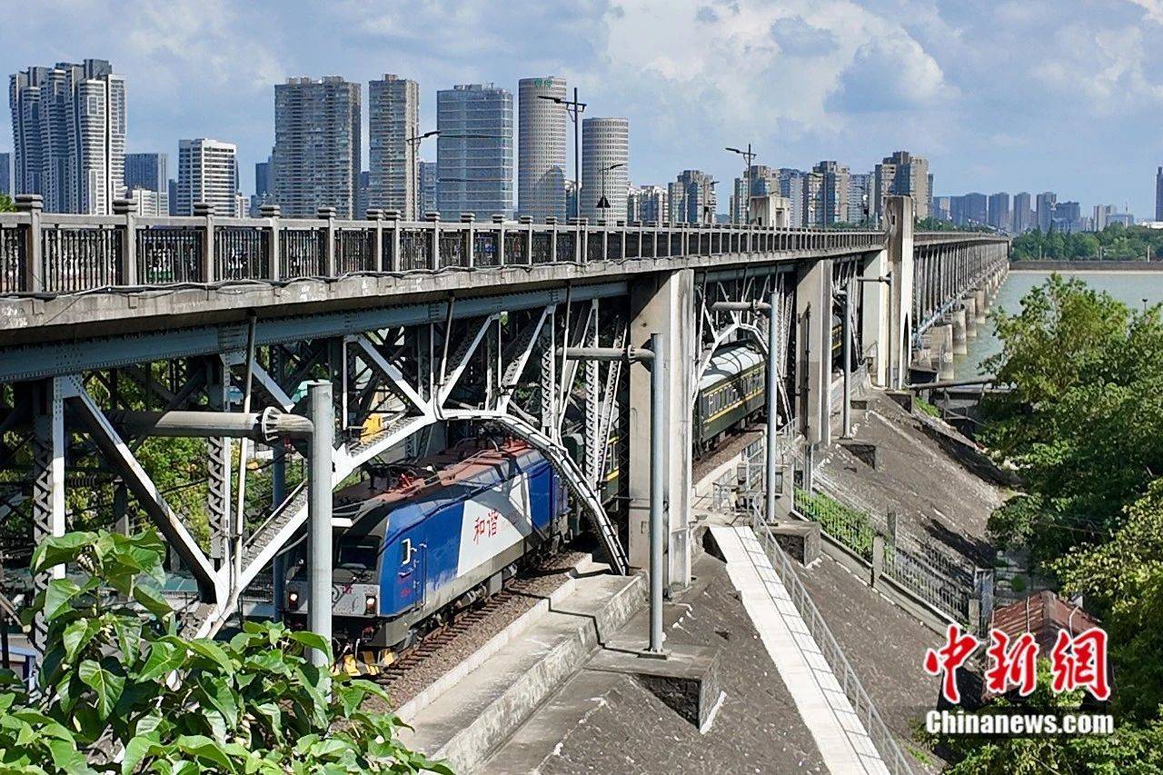 通车仅89天的钱塘江大桥，茅以升为何主持将其炸毁?