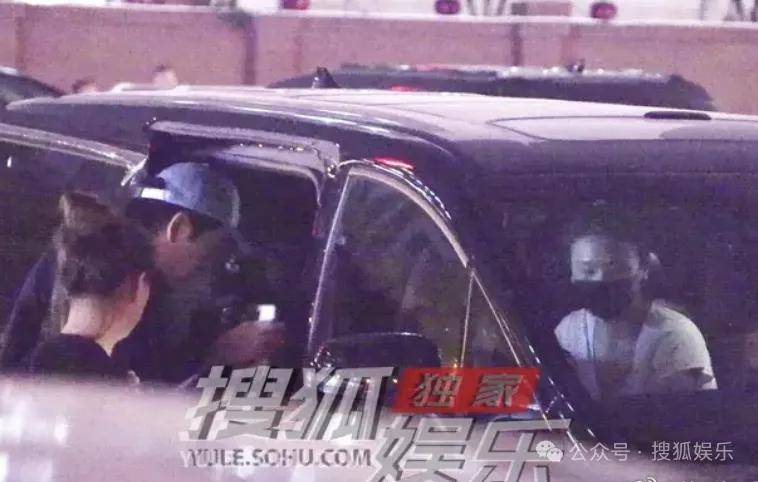 被全网劝分的这对终于分手了？她最近的状态确实肉眼可见的好！