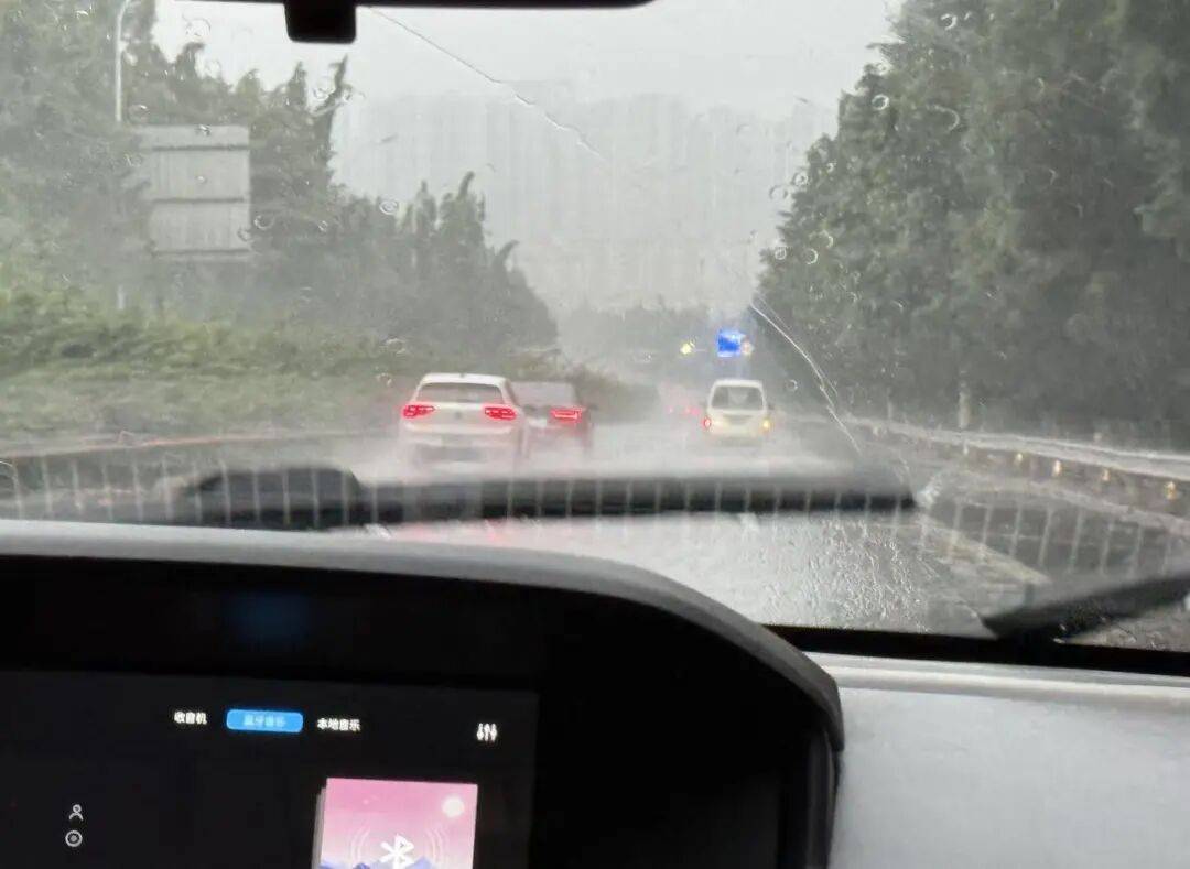 云南连发多条预警！昆明的雨要下到什么时候？最新预判→